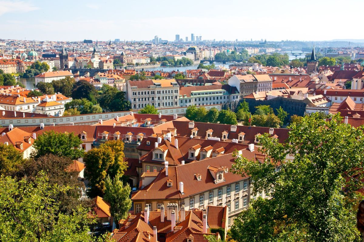 Pros and cons of Czech real estate for investment