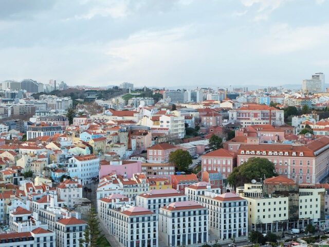 https://yuriydubkov.com/wp-content/uploads/2021/02/portuguese-real-estate-1-640x480.jpg
