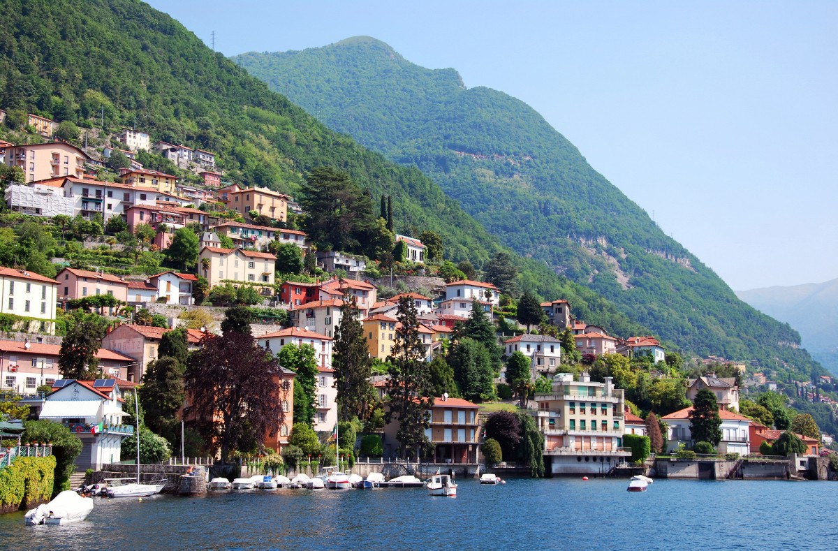 Real estate on Lake Como in Italy housing price