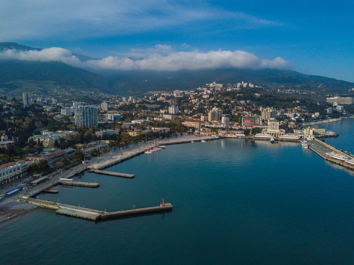 Commercial real estate in Crimea investments in the market
