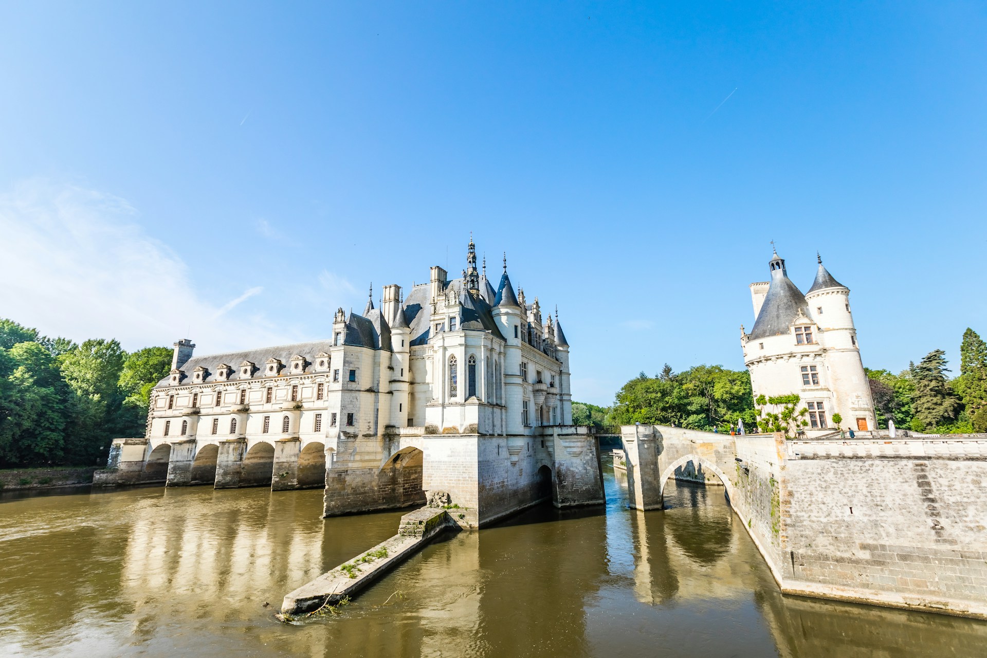 to buy a castle in France