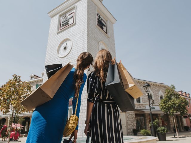 https://yuriydubkov.com/wp-content/uploads/2025/04/designeroutlet-kolovoz_37-640x480.jpg