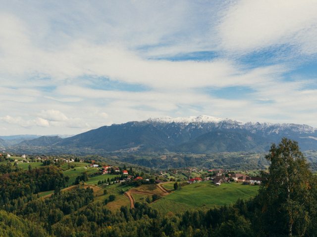https://yuriydubkov.com/wp-content/uploads/2025/05/florin-gorgan-Yr26qCf629k-unsplash-640x480.jpg
