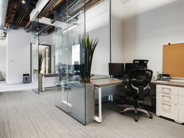 https://yuriydubkov.com/wp-content/uploads/2025/07/point3d-commercial-imaging-ltd-wRBotCP7UxU-unsplash-640x480.jpg